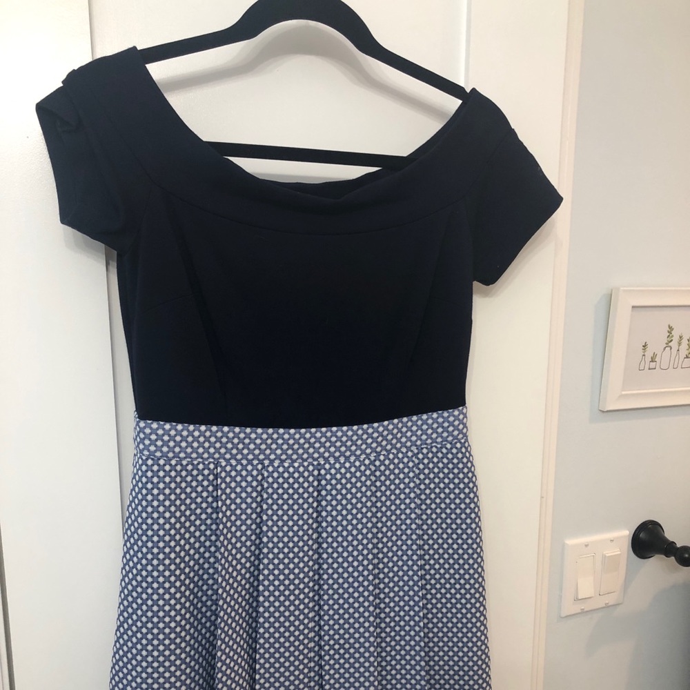 Modcloth off the shoulder Dress w/Pockets!